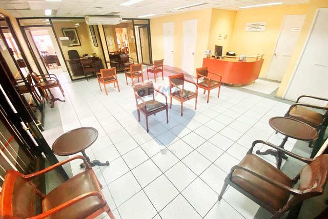 Excelente oficina/consulta en venta de 350m2