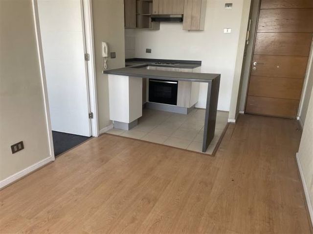 DEPARTAMENTO Carlos Pezoa Véliz / Metro Ecuador