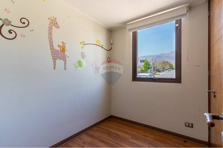 Rebajadísima casa 4d-3b+s+2 salas de estar.