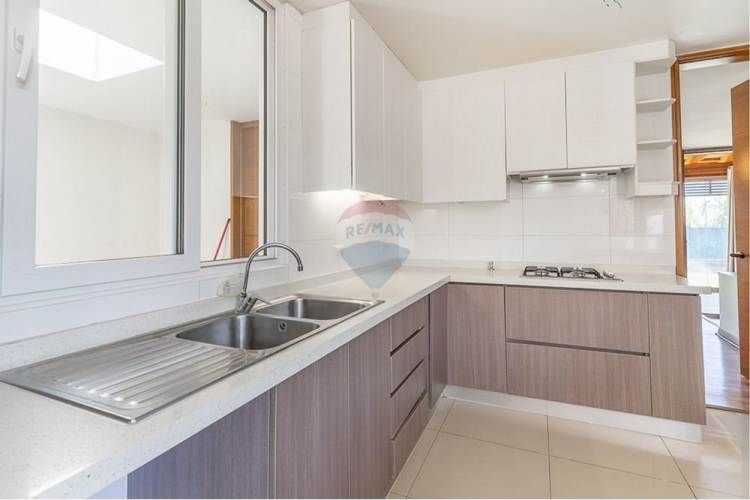 Rebajadísima casa 4d-3b+s+2 salas de estar.