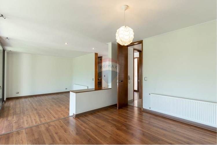 Rebajadísima casa 4d-3b+s+2 salas de estar.