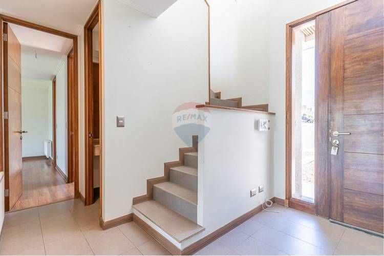 Rebajadísima casa 4d-3b+s+2 salas de estar.