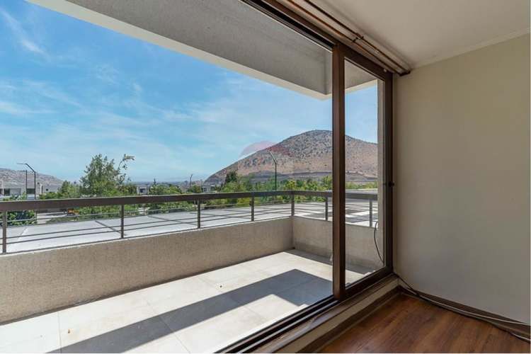 Rebajadísima casa 4d-3b+s+2 salas de estar.