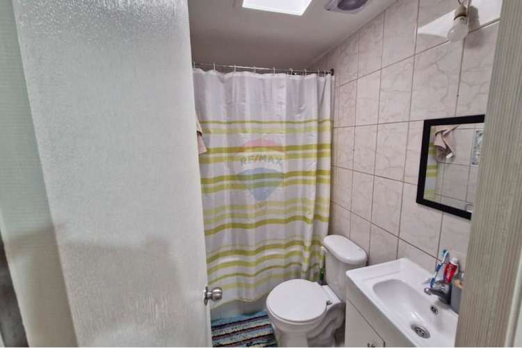 Amplia y hermosa casa en pasaje cerrado