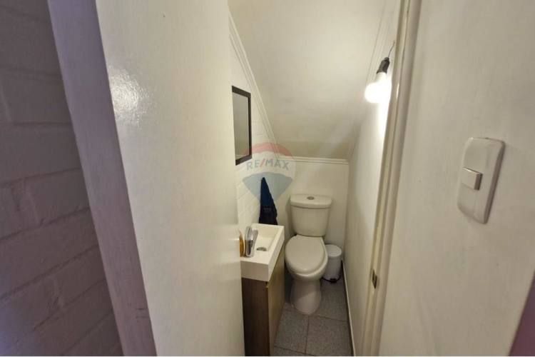 Amplia y hermosa casa en pasaje cerrado