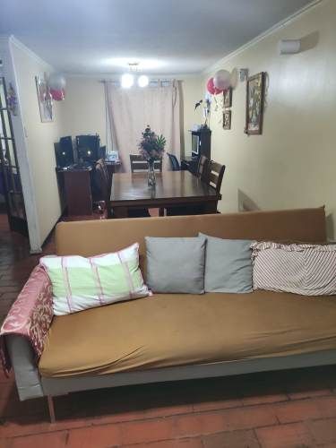 SE VENDE COMODA CASA EN LA COMUNA DE MAIPU