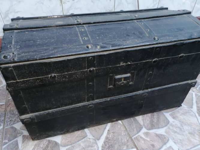 Tocador,marco bombe,silla,baúl, Ropero, Máquina coser