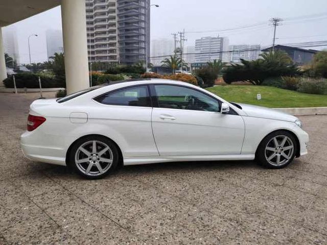 MERCEDES-BENZ C 220 2014
