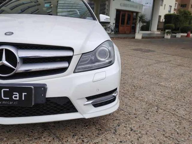 MERCEDES-BENZ C 220 2014