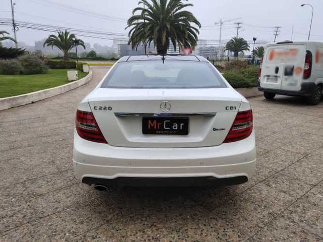 MERCEDES-BENZ C 220 2014