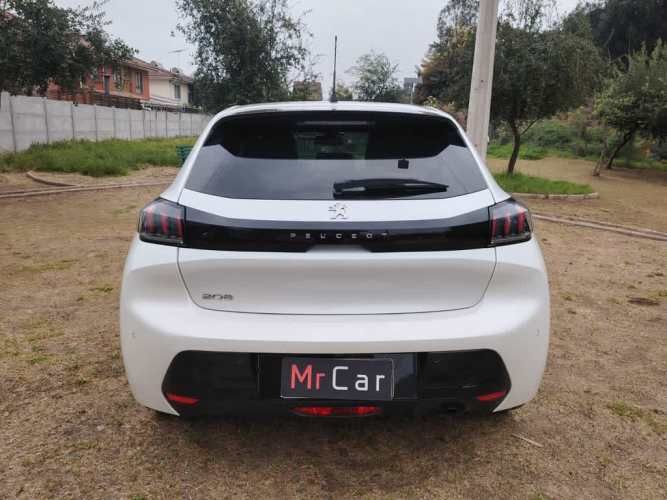 PEUGEOT 208 2022