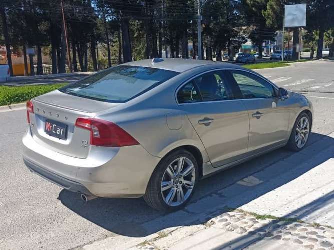 VOLVO S60 2011