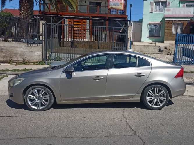 VOLVO S60 2011