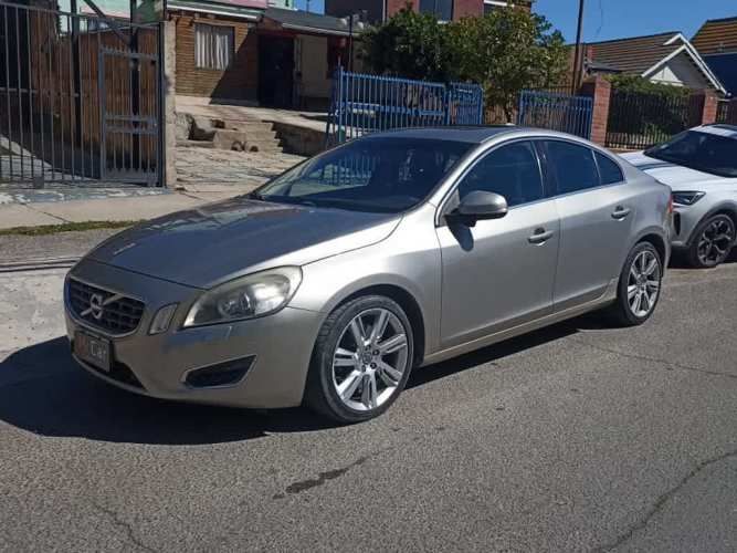 VOLVO S60 2011