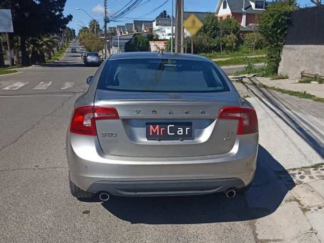 VOLVO S60 2011
