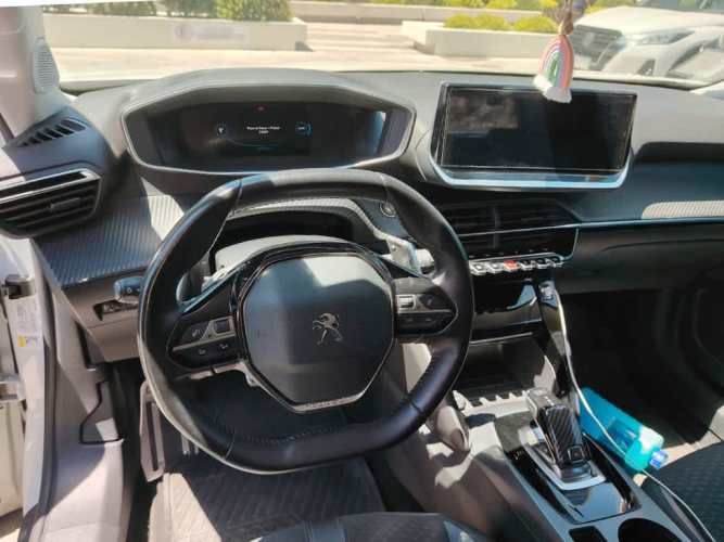 PEUGEOT 2008 2021