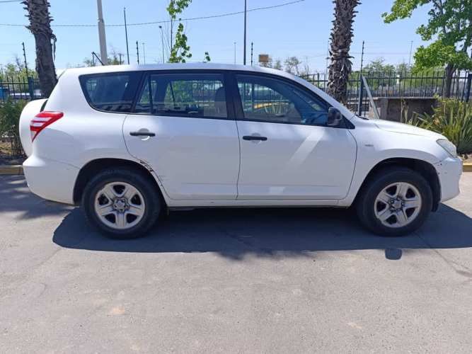 TOYOTA RAV4 2011