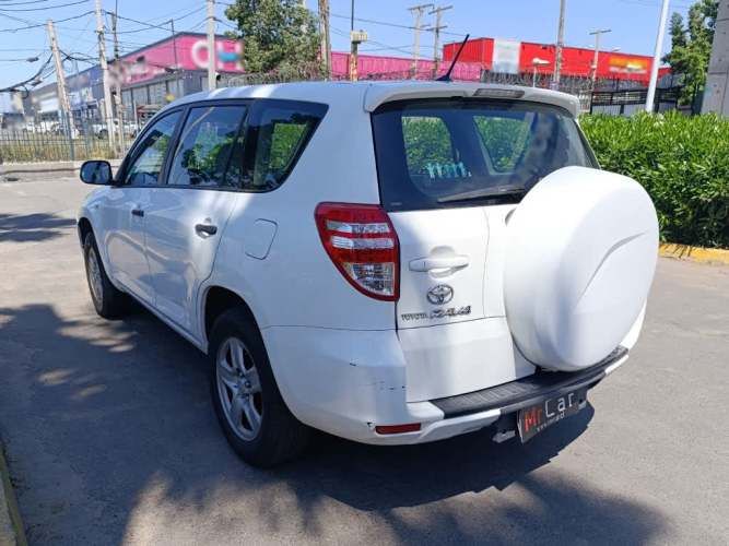 TOYOTA RAV4 2011