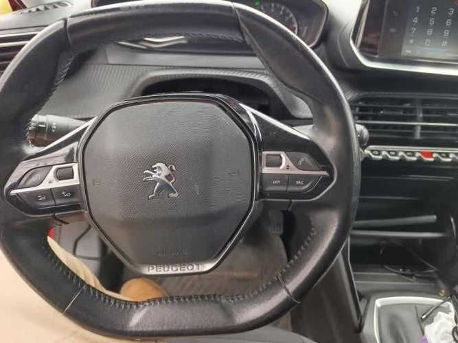 PEUGEOT 2008 2021