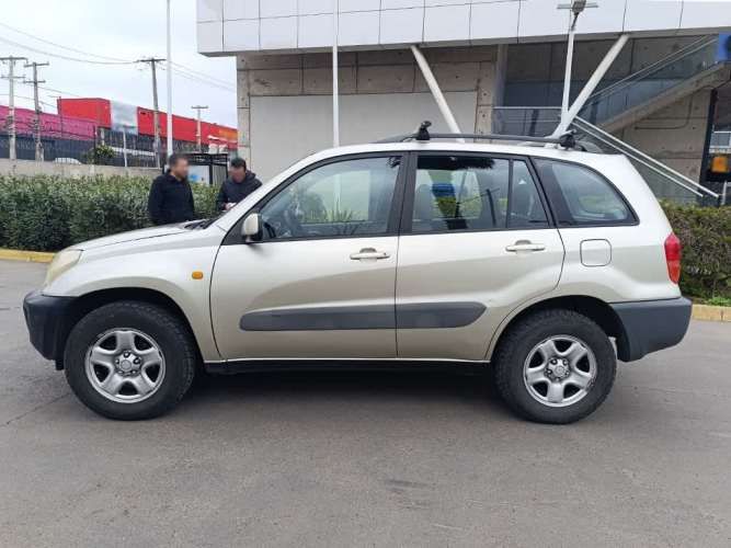 TOYOTA RAV4 2003