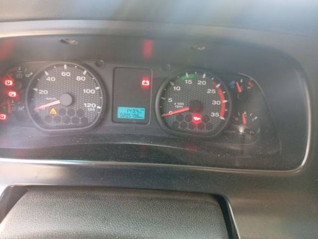 Camión Pluma Ford Cargo 2428E 2011 + Grúa Hiab 244 8,4 Ton.