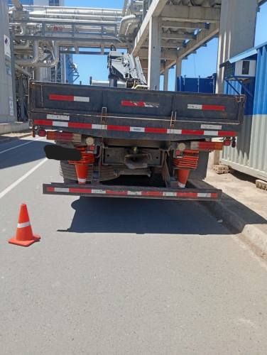 Camión Pluma Ford Cargo 2428E 2011 + Grúa Hiab 244 8,4 Ton.