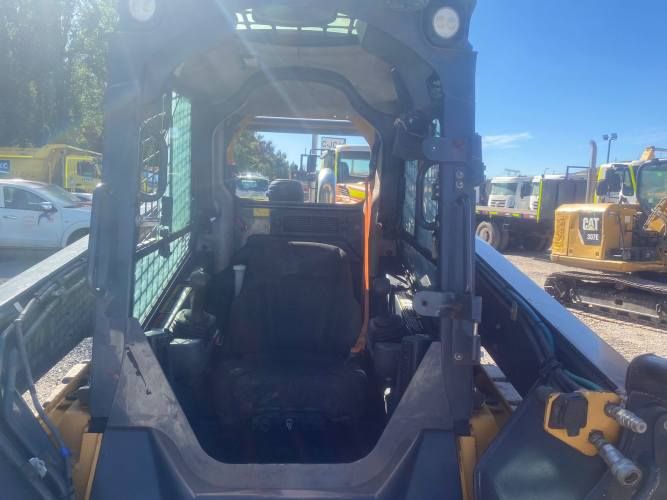 MINI CARGADOR Marca JOHN DEER Modelo 333G Año 2019