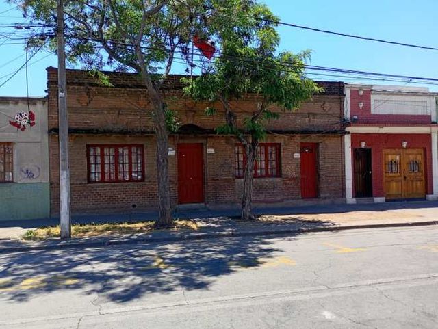 GESTIMOB  casa con 2 departamentos para arrendar