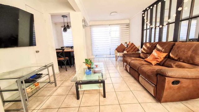 Casa Amplia, Metro lo Cruzat, Quilicura  (130664)