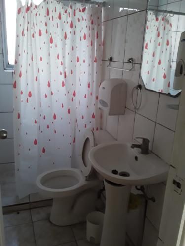 SE VENDE CASA  En ALMIRANTE LATORRE SECTOR JUAN MARTINEZ