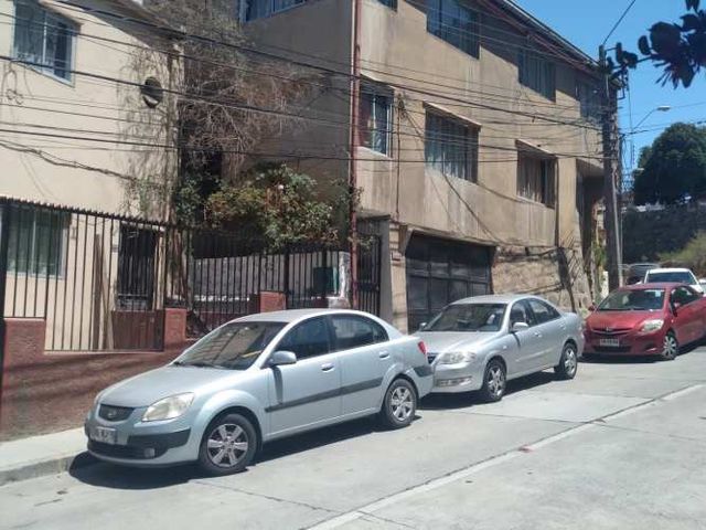 SE VENDE AMPLIA PROPIEDAD SECTOR TAQUEADERO, VALPARAÍSO