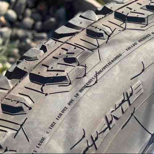 4 NEUMATICOS LLANTAS (TOYO OPEN COUNTRY LLANTAS SILVERADO ORIGINALES)