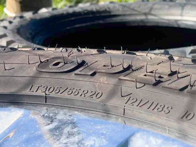 4 NEUMATICOS LLANTAS (TOYO OPEN COUNTRY LLANTAS SILVERADO ORIGINALES)