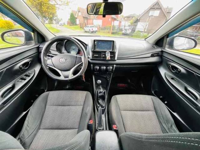 Toyota Yaris Sedan año 2016 ( financiamiento)