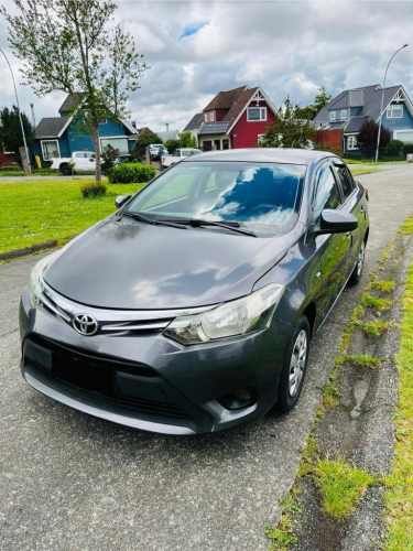 Toyota Yaris Sedan año 2016 ( financiamiento)