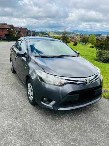 Toyota Yaris Sedan año 2016 ( financiamiento)