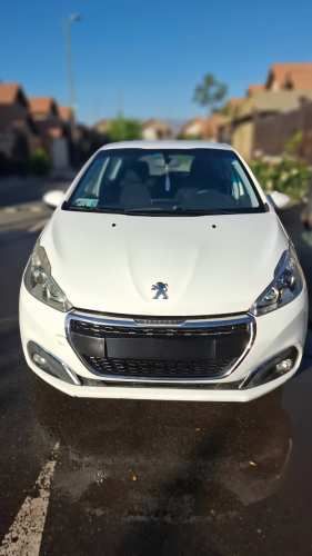 Peugeot 208 AT 