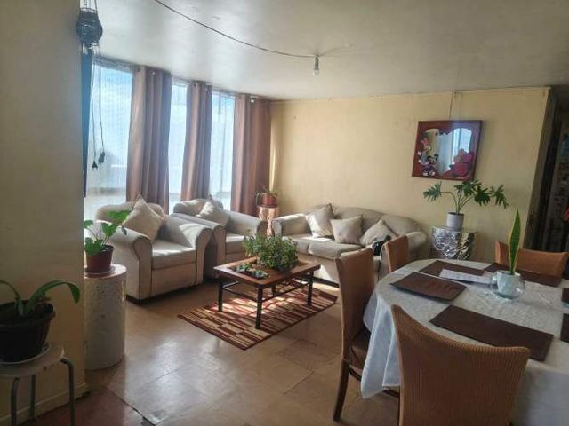 O DE 4D, A UNA CUADRA DE AV LA PAZ (130699)