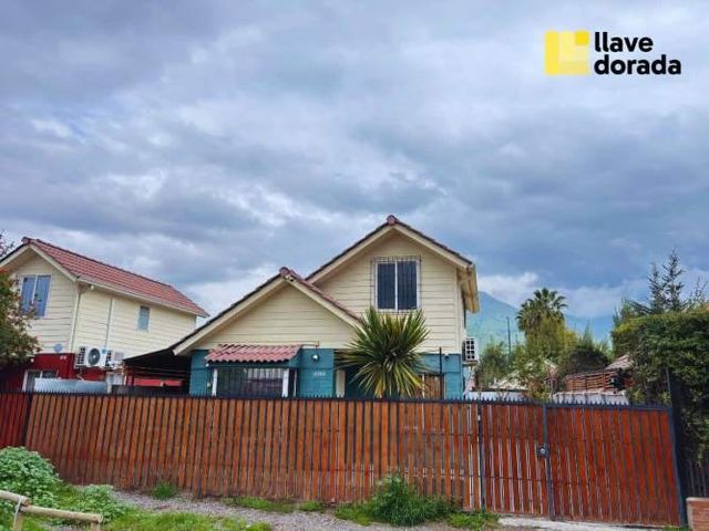 CASA Los hibiscos poniente 2768