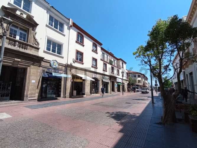 Se vende gran departamento en centro de La Serena.