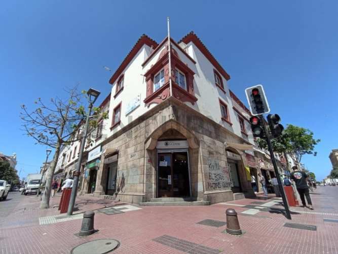 Se vende gran departamento en centro de La Serena.