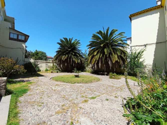 Se vende gran departamento en centro de La Serena.