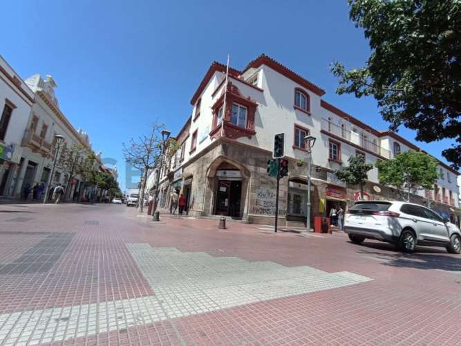 Se vende gran departamento en centro de La Serena.