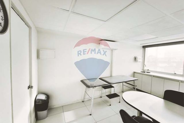 Oficina o consultorio medico en gran avenida