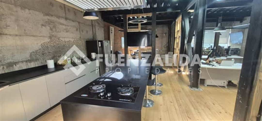 OFICINA Teresa Vial / Gran Avenida