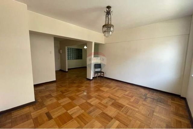 Elegante dpto. renovado en paseo bulnes