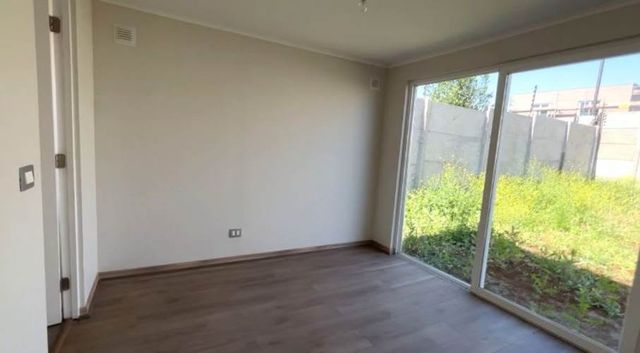 Gran Oportunidad se Arrienda Linda Casa Nueva Sin Uso en Colina!