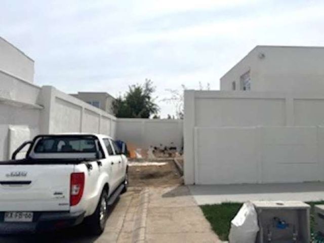 Gran Oportunidad se Arrienda Linda Casa Nueva Sin Uso en Colina!