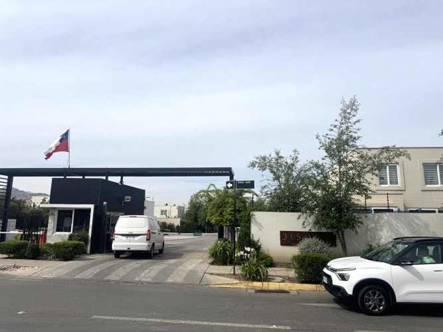 Gran Oportunidad se Arrienda Linda Casa Nueva Sin Uso en Colina!