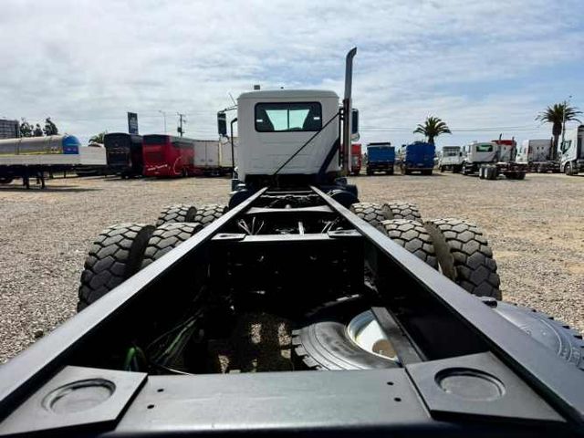 2019 Camión Mack GR64BX Granite Chasis Cabinado – IMPECABLE ESTADO